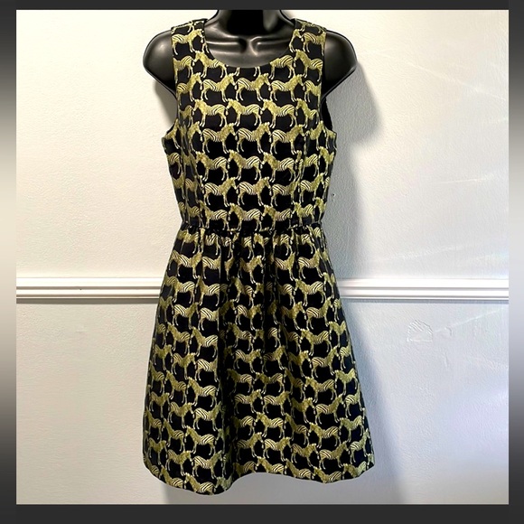 Crown and ivory zebra print dress size 4 - Picture 1 of 9